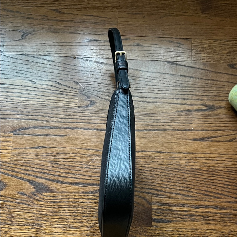 🆕KATE SPADE Glittery Black Shoulder Bag Measurements
1.5" W x 8.25" H x 8.75" D - Picture 4 of 5